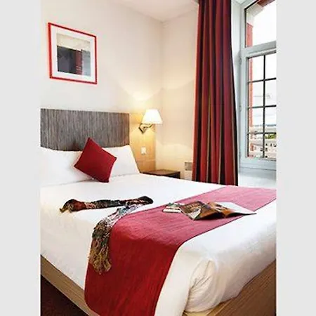 Apartmanhotel Comfort & Vacanceole Les Demeures Champenoises 2*