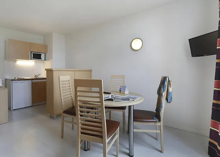 Comfort & Vacanceole Les Demeures Champenoises Aparthotel 2*