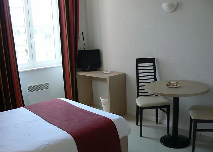 Aparthotel Comfort & Vacanceole Les Demeures Champenoises 2*