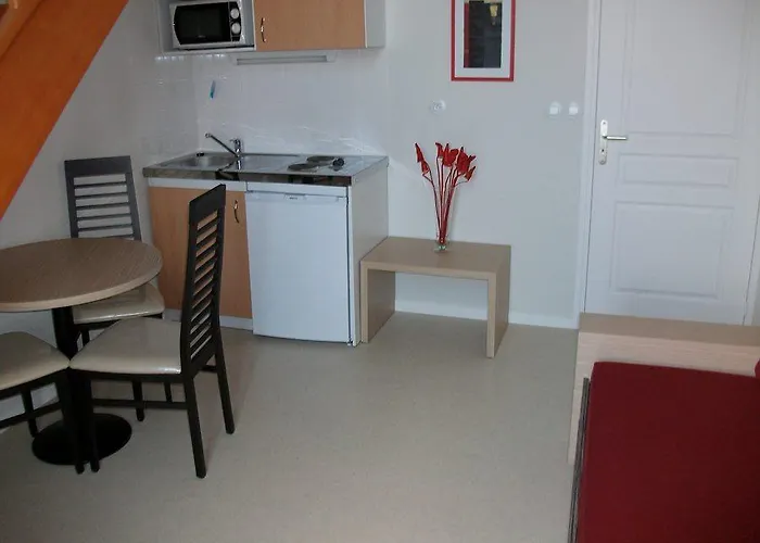 Comfort & Vacanceole Les Demeures Champenoises Aparthotel 2*