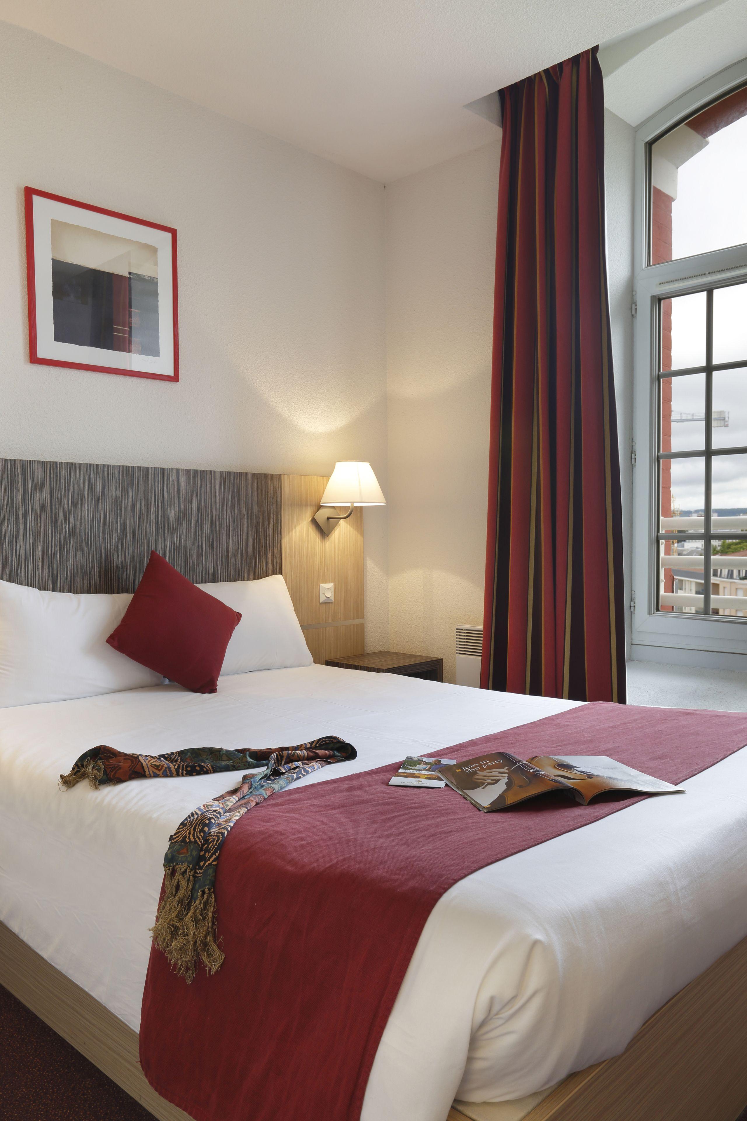 Aparthotel Comfort Suites & Vacanceole Les Demeures Champenoises ...